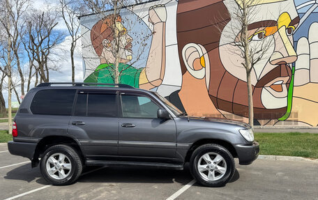 Toyota Land Cruiser 100 рестайлинг 2, 2004 год, 2 580 000 рублей, 5 фотография