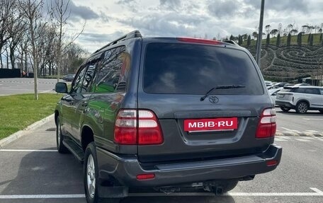 Toyota Land Cruiser 100 рестайлинг 2, 2004 год, 2 580 000 рублей, 4 фотография