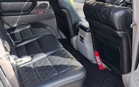 Toyota Land Cruiser 100 рестайлинг 2, 2004 год, 2 580 000 рублей, 9 фотография