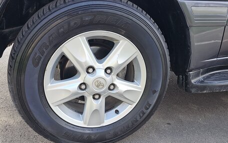 Toyota Land Cruiser 100 рестайлинг 2, 2004 год, 2 580 000 рублей, 22 фотография