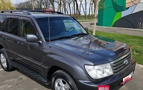 Toyota Land Cruiser 100 рестайлинг 2, 2004 год, 2 580 000 рублей, 6 фотография