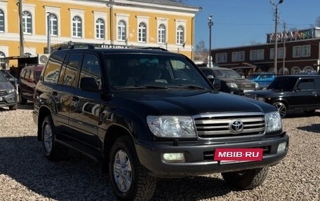 Toyota Land Cruiser 100 рестайлинг 2, 2005 год, 2 370 000 рублей, 2 фотография
