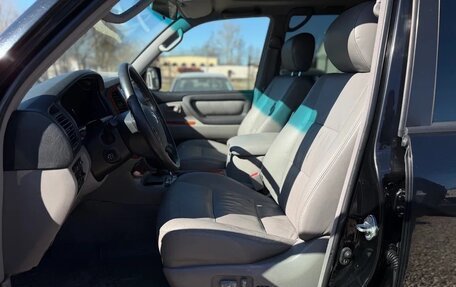 Toyota Land Cruiser 100 рестайлинг 2, 2005 год, 2 370 000 рублей, 10 фотография