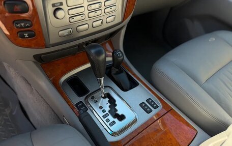 Toyota Land Cruiser 100 рестайлинг 2, 2005 год, 2 370 000 рублей, 13 фотография