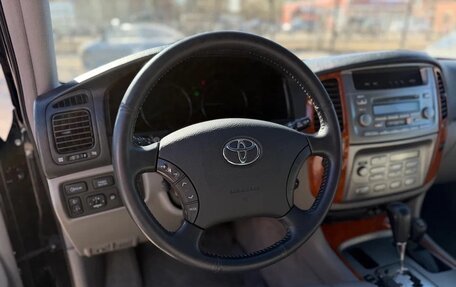 Toyota Land Cruiser 100 рестайлинг 2, 2005 год, 2 370 000 рублей, 12 фотография