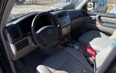 Toyota Land Cruiser 100 рестайлинг 2, 2005 год, 2 370 000 рублей, 8 фотография