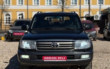 Toyota Land Cruiser 100 рестайлинг 2, 2005 год, 2 370 000 рублей, 3 фотография