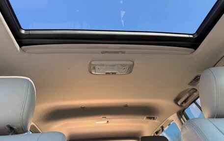 Toyota Land Cruiser 100 рестайлинг 2, 2005 год, 2 370 000 рублей, 28 фотография