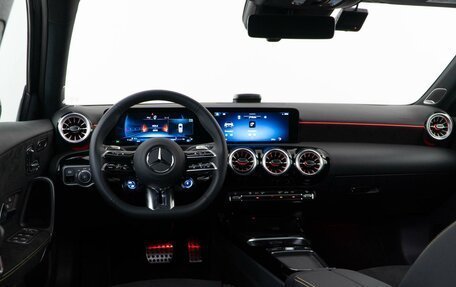 Mercedes-Benz A-Класс AMG, 2024 год, 9 598 888 рублей, 15 фотография