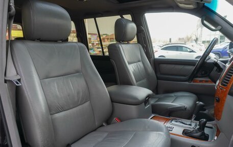 Toyota Land Cruiser 100 рестайлинг 2, 2003 год, 2 205 000 рублей, 12 фотография