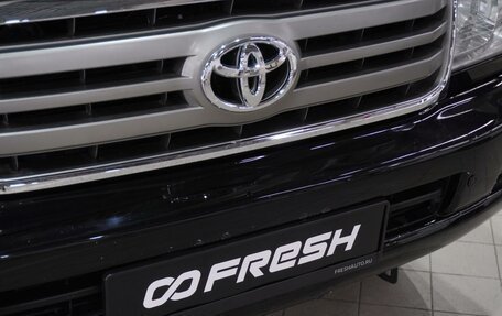 Toyota Land Cruiser 100 рестайлинг 2, 2003 год, 2 205 000 рублей, 9 фотография