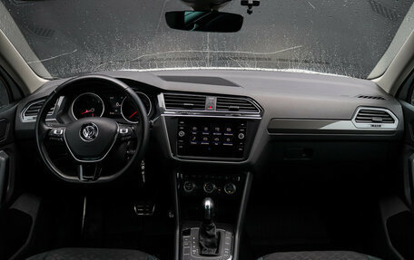 Volkswagen Tiguan II, 2020 год, 2 570 000 рублей, 11 фотография