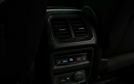 Volkswagen Tiguan II, 2020 год, 2 570 000 рублей, 10 фотография