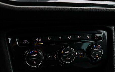 Volkswagen Tiguan II, 2020 год, 2 570 000 рублей, 17 фотография