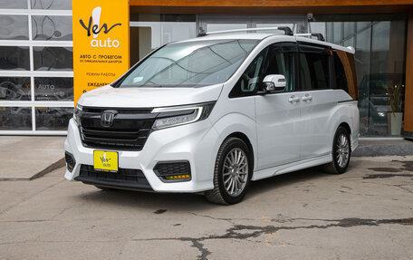 Honda Stepwgn IV, 2017 год, 2 098 000 рублей, 2 фотография