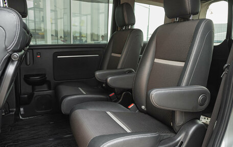 Honda Stepwgn IV, 2017 год, 2 098 000 рублей, 15 фотография