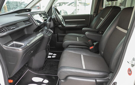 Honda Stepwgn IV, 2017 год, 2 098 000 рублей, 13 фотография