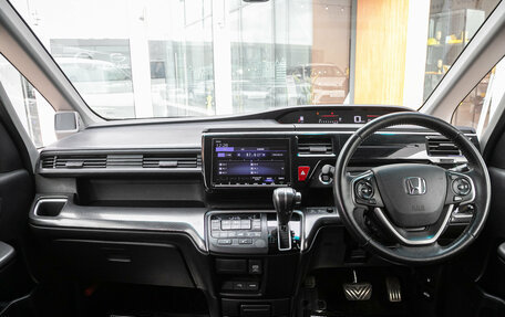 Honda Stepwgn IV, 2017 год, 2 098 000 рублей, 12 фотография