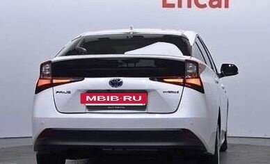 Toyota Prius IV XW50, 2019 год, 1 910 000 рублей, 2 фотография