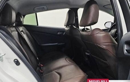 Toyota Prius IV XW50, 2019 год, 1 910 000 рублей, 10 фотография