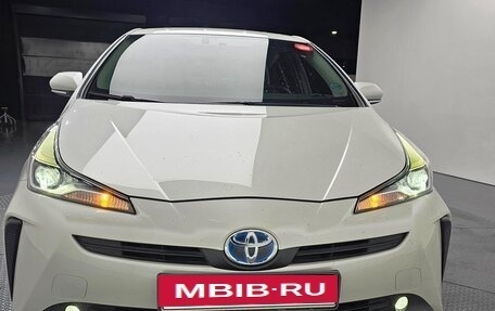 Toyota Prius IV XW50, 2019 год, 1 910 000 рублей, 5 фотография
