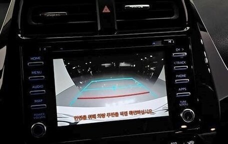 Toyota Prius IV XW50, 2019 год, 1 910 000 рублей, 18 фотография