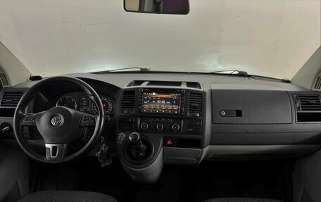 Volkswagen Caravelle T5, 2010 год, 1 340 000 рублей, 5 фотография