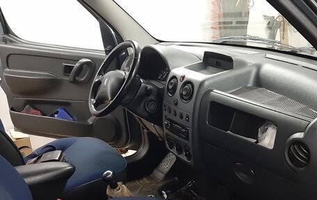 Peugeot Partner II рестайлинг 2, 2009 год, 530 000 рублей, 11 фотография