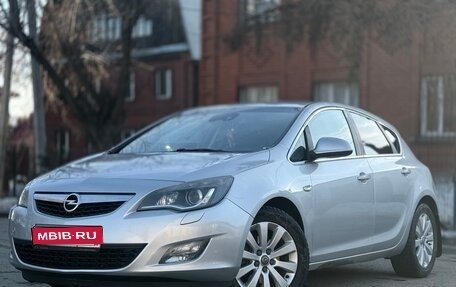 Opel Astra J, 2010 год, 750 000 рублей, 1 фотография