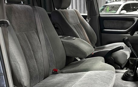 Toyota Land Cruiser 100 рестайлинг 2, 2006 год, 2 387 000 рублей, 12 фотография