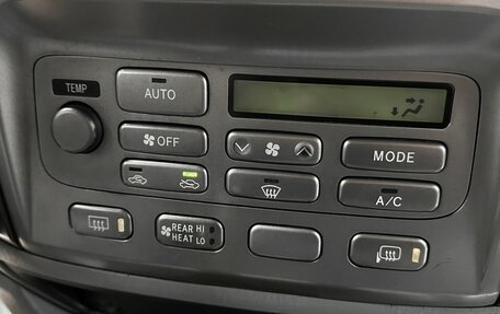 Toyota Land Cruiser 100 рестайлинг 2, 2006 год, 2 387 000 рублей, 19 фотография