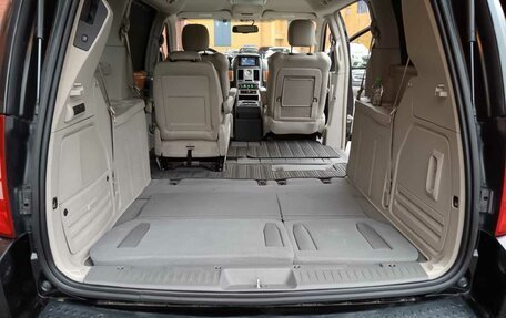 Chrysler Voyager IV, 2008 год, 1 580 000 рублей, 34 фотография