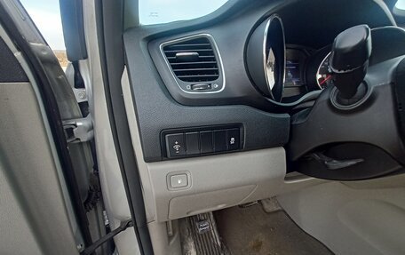 KIA Carnival III, 2019 год, 2 690 000 рублей, 10 фотография