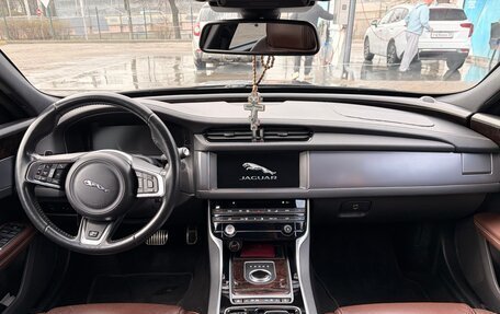 Jaguar XF II, 2017 год, 2 350 000 рублей, 11 фотография