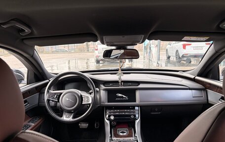 Jaguar XF II, 2017 год, 2 350 000 рублей, 10 фотография