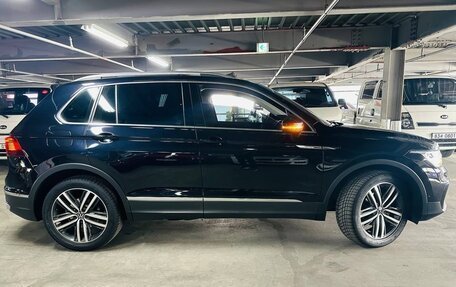 Volkswagen Tiguan II, 2022 год, 4 400 000 рублей, 5 фотография