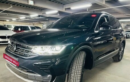 Volkswagen Tiguan II, 2022 год, 4 400 000 рублей, 2 фотография