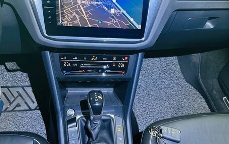 Volkswagen Tiguan II, 2022 год, 4 400 000 рублей, 21 фотография