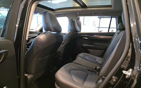 Toyota Highlander, 2026 год, 5 690 000 рублей, 22 фотография