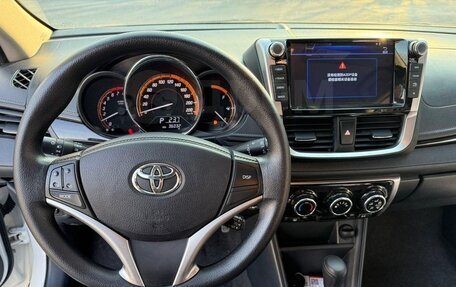 Toyota Yaris XP150 рестайлинг, 2023 год, 1 360 000 рублей, 9 фотография