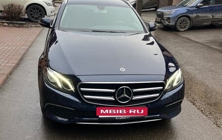 Mercedes-Benz E-Класс, 2020 год, 3 170 000 рублей, 2 фотография