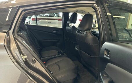 Toyota Prius IV XW50, 2017 год, 2 199 900 рублей, 18 фотография