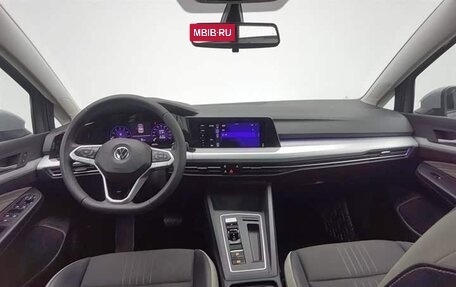 Volkswagen Golf VIII, 2022 год, 1 680 000 рублей, 10 фотография