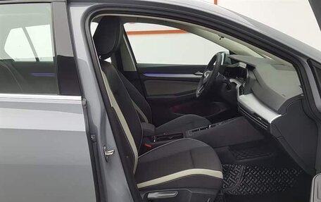 Volkswagen Golf VIII, 2022 год, 1 680 000 рублей, 18 фотография