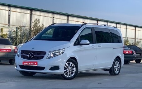 Mercedes-Benz V-Класс, 2015 год, 3 140 000 рублей, 1 фотография
