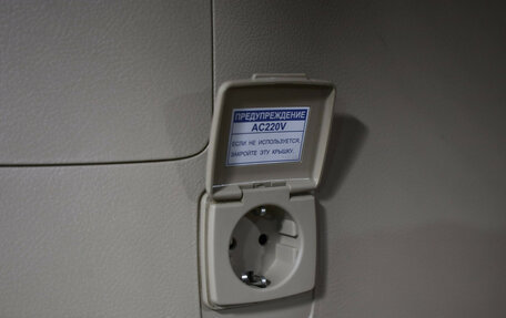 Toyota Land Cruiser 200, 2013 год, 3 999 000 рублей, 33 фотография