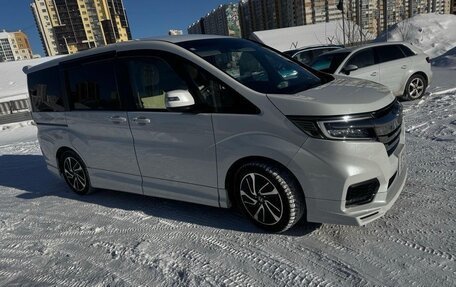 Honda Stepwgn IV, 2019 год, 1 920 000 рублей, 2 фотография