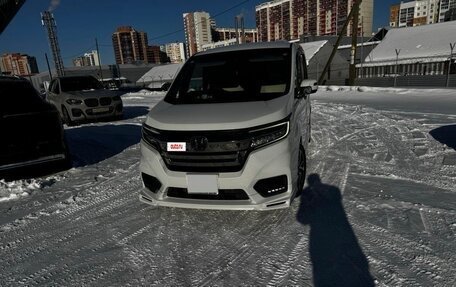Honda Stepwgn IV, 2019 год, 1 920 000 рублей, 3 фотография