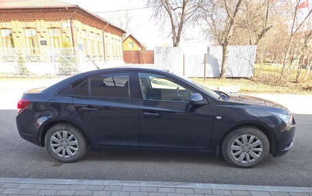 Chevrolet Cruze II, 2010 год, 700 000 рублей, 4 фотография