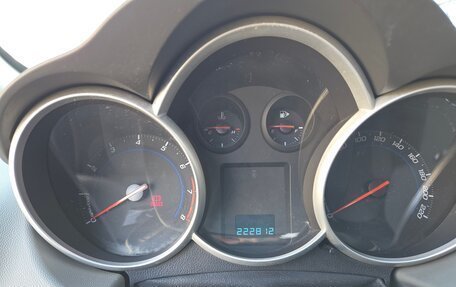 Chevrolet Cruze II, 2010 год, 700 000 рублей, 12 фотография